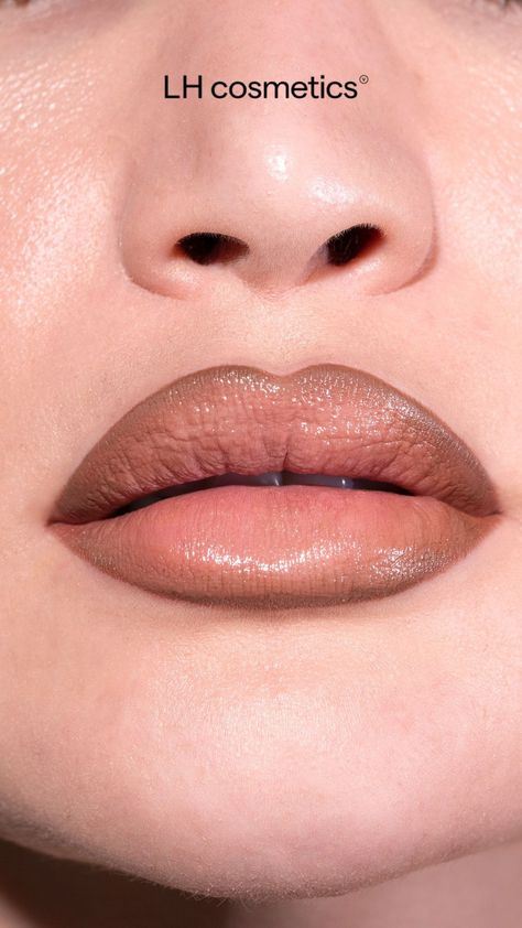 Liner Styles, Brown Lipliner, 90s Lipstick, Perfect Lip Combo, 90s Lip, Bigger Lips Makeup, Makeup Shoot, Eyeshadow Styles, Eyeliner Techniques