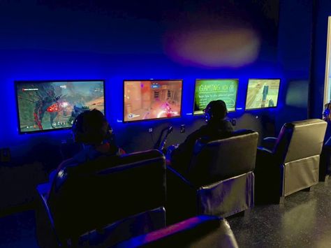 Game arcade for the 21st Century arrives at Solano Town Center – Times-Herald Small Arcade Business, Arcade Business, Small Town Arcade, Betting Shop, Mansion Arcade Room, Main Event Arcade, Arcade Prize Counter, Atraction Law, Arcade Racing Game