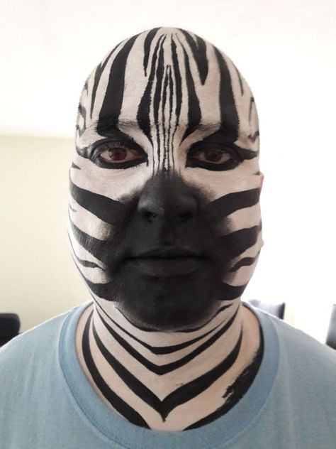 Easy Zebra Makeup, Funny Facepaints, Cool Makeup Ideas Creative, Zebra Halloween Makeup, Zebra Print Makeup, Silly Makeup Looks, Pre Shower Makeup Ideas Crazy, Pre Shower Makeup Ideas Funny, Funny Makeup Looks Hilarious