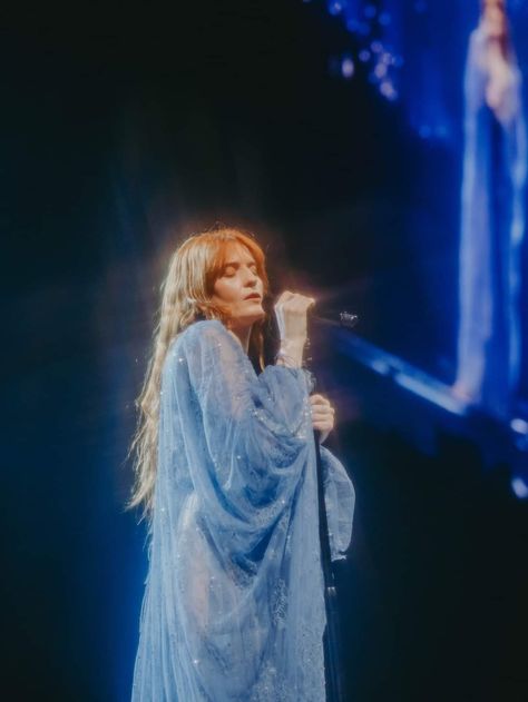 Florence Welch Wallpaper, Florence And The Machine Concert, Florence Welch Style, Dance Fever, Florence And The Machine, Dark Witch, Australia Photos, Florence Welch, Florence The Machines