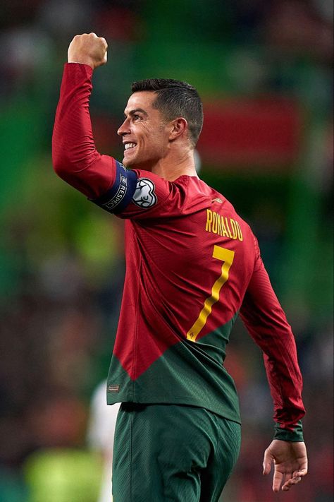 Cr7 Portugal, Ronaldo Portugal, Cristiano Ronaldo Portugal, Cr7 Wallpapers, Alexis Sanchez, Ronaldo Real, Ronaldo Videos, Sport Poster Design, كريستيانو رونالدو