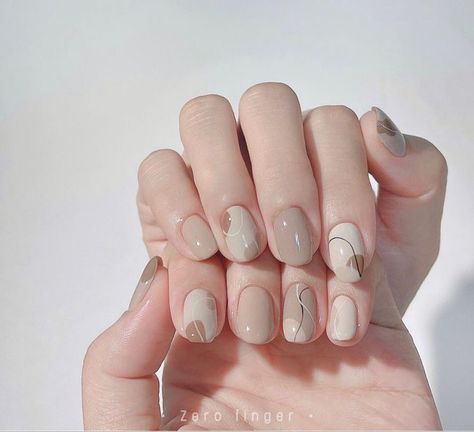 Nail Art Basic, Botanical Nails, Beige Nails Design, Classy Nail Art, Classy Nail, Minimal Nails Art, Beauty Hacks Nails, Art Deco Nails, Hello Nails