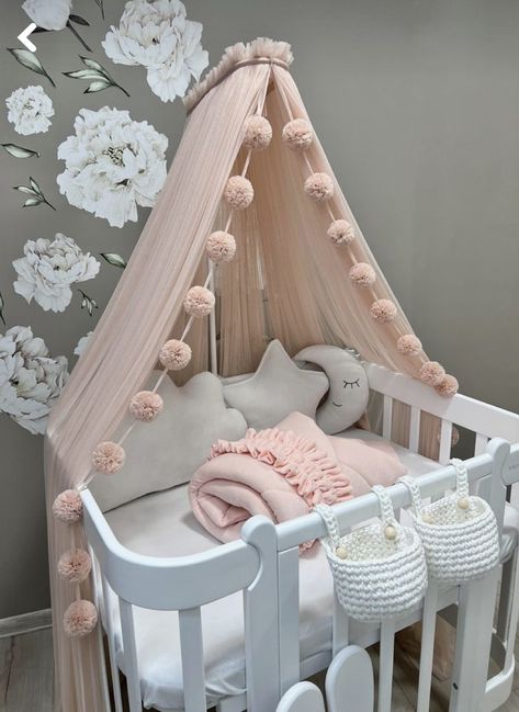 Baby girl nursery room ideas pink princess Baby Stuff Ideas, Small Baby Nursery, Mini Nursery, Play Canopy, Newborn Bassinet, Nursery Canopy, Play Tents, Crib Canopy, Baby Room Themes