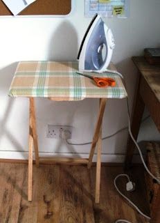 Small Ironing Board, Craft Space Ideas, Diy Ironing Board, Ironing Table, Quilt Ladder, Iron Rest, Ironing Board Cover, Craft Closet, Ironing Boards