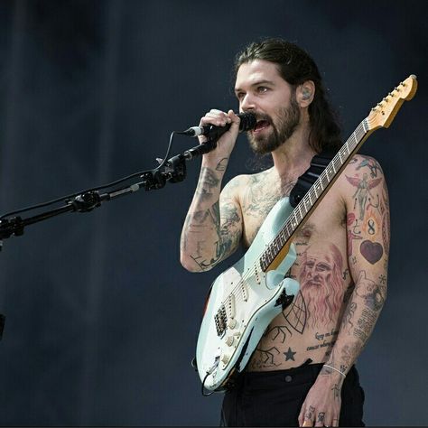 Simon Neil Biffy Clyro, Simon Neil, Biffy Clyro, Music Is Life, Cool Bands, Violin, Singers, Victorious, Pop Culture