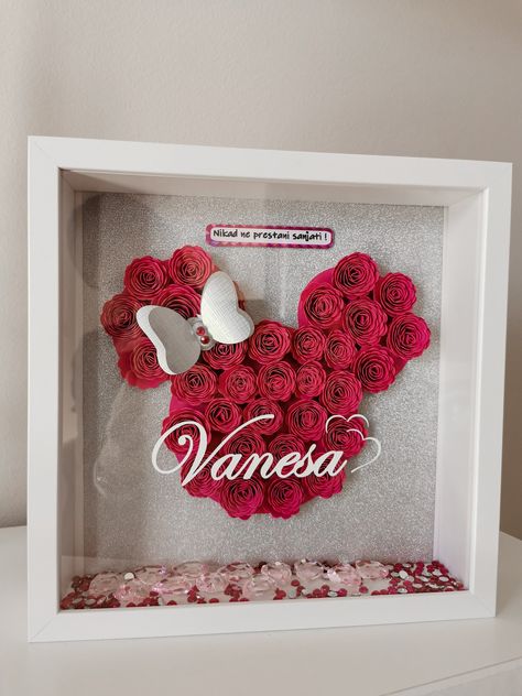 Cheap Diy Christmas Gifts Cricut, Cricut Projects Valentines Day, Shadow Box Art Diy, Shadow Box Flowers, Shadow Box Gifts, Box Frame Art, Diy Shadow Box, Shadow Frame, Idee Cricut