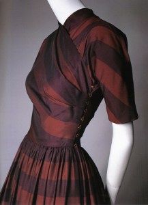 Claire Mccardell, Robes Glamour, Look Retro, 50 Style, 1940s Dresses, 1940s Fashion, Stripe Dress, 50s Fashion, Mode Vintage