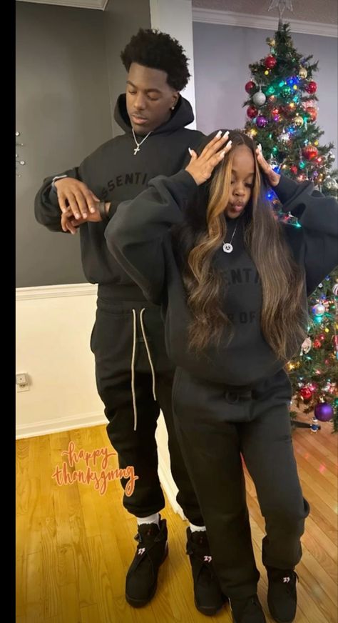 #tiktok #aesthetic Matching Thanksgiving Outfits Couples, Couple Thanksgiving Outfits, Couple Outfits Matching Relationship Goals, Couple Matching Outfits Black People, Fall Matching Outfits Couple, Couples Outfits Black People, Black Couples Matching Outfits, Photo Cpl, Black Couple Outfits