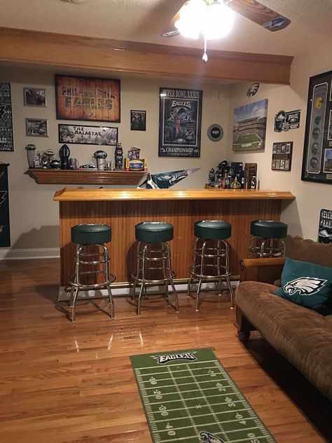 Philadelphia Eagles Man Cave Ideas, Football Basement Ideas, Aesthetic Man Cave, Eagles Basement, Sports Basement Ideas Man Caves, Eagles Man Cave, Eagles Aesthetic, Philadelphia Eagles Man Cave, Unique Man Cave Ideas