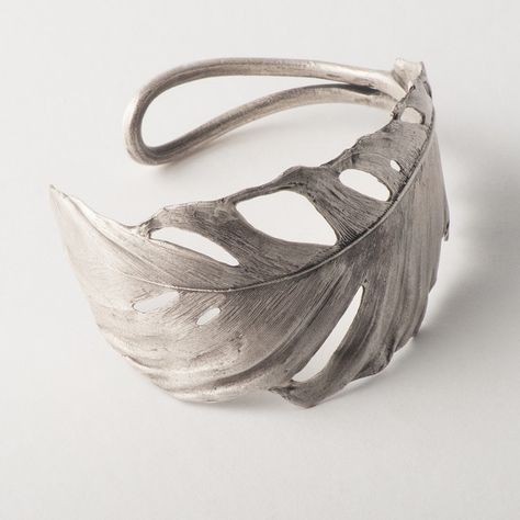 Tiffany Bracelet Silver, Feather Cuff Bracelet, Feather Cuff, Michael Michaud, Simple Silver Jewelry, Silver Jewelry Design, Feather Jewelry, Silver Jewels, Gold Bracelet Cuff