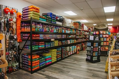 Couponing Organization, Pet Store Design, Pet Food Store, Pet Store Ideas, Store Merchandise, Feed Store, Pet Market, Retail Store Interior Design, Pet Hotel