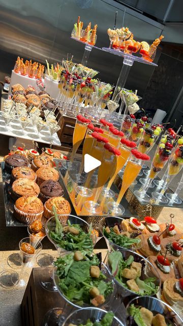 Appetizers Set Up Ideas, Food Displays For Parties Buffet Tables, Serving Platter Ideas, Appetizer Table Display, Wedding Appetizer Ideas, Appetizer Bar, Catered Appetizers, Elegant Buffet, History Decor