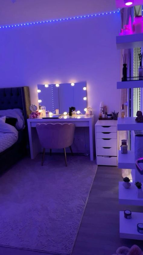 #chambre Bedroom Ideas Led Lights, Teenager Bedroom Design, Small Room Makeover, Stylish Room Decor, Girl Apartment Decor, Bedroom Ideas For Small Rooms Cozy, Dream Bedroom Inspiration, Luxury Room Bedroom, Chill Room