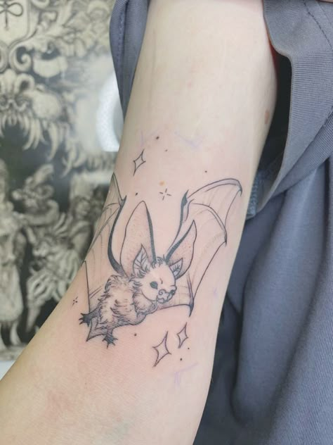 Bats And Butterflies Tattoo, Bat Tattoo Placement, Art Pants, Inspo Tattoo, Bat Tattoo, Stick N Poke, Cute Tattoos For Women, Drawing Inspo, Tattoos Ideas