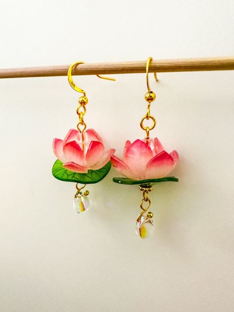 Our Handmade Realistic Lotus/Pink Water Lily earrings are careful crafted to look so realistic. They are perfect gift for any occasion. Water Lily Earrings, Jocelyn Core, Water Lily Jewelry, Pink Water Lily, Lily Earrings, Lotus Earrings, Pink Water, Pink Lotus, Clay Jewellery