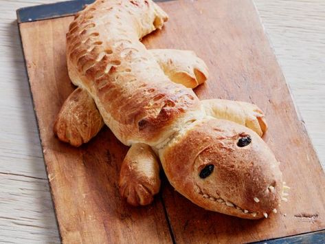 Fish And Bread Craft, Animal Bread, Animal Bread Shapes, Hippo Shaped Bread, Cat Shaped Bread, Bunny Shaped Bread Loaf, Broccoli Soup, Food Projects, Soup Mixes