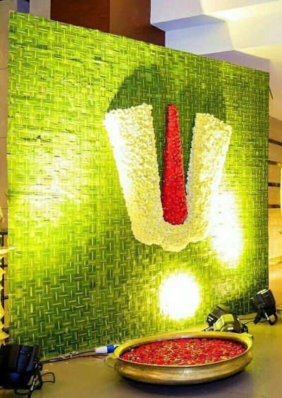 Balaji Decoration For Ganpati, Leaf Decor Wedding, Traditional Backdrop, Home Flower Decor, Ganpati Decoration At Home, Ganapati Decoration, Decoration For Ganpati, Wedding Background Decoration, Wedding Entrance Decor