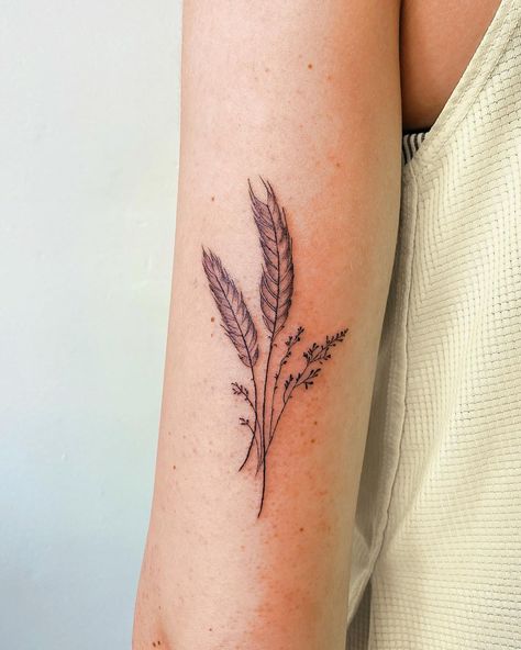 Wheat And Wildflower Tattoo, Barley Tattoo Ideas, Wheat Tattoo, Western Tattoo, Mutual Weirdness, Tattoo Board, Bouquet Tattoo, Wheat Design, Western Tattoos