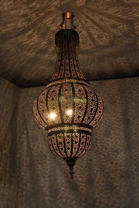 Chandelier Dining Room Farmhouse, Chandelier Dining Room Modern, Moroccan Chandelier, Moroccan Party, Moroccan Home Decor, Fireplace Lighting, Moroccan Lighting, Moroccan Lanterns, Silver Chandelier