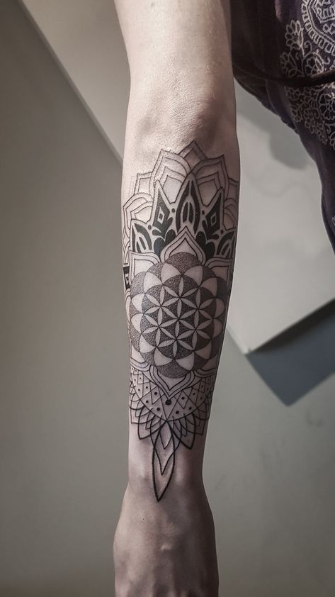 Dot work mandala sacred geometry Sacred Geometry Half Sleeve, Sacred Geometry Sleeve Tattoo, Dot Work Mandala Tattoo, Mandala Tattoo Men, Dot Work Mandala, Pegasus Tattoo, Mandala Sacred Geometry, Honeycomb Tattoo, Geometric Line Tattoo