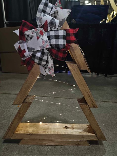 Diy Pallet Christmas Tree, 2 X 4 Christmas Tree, Wooden Christmas Trees Rustic, 2x4 Christmas Tree, Small Wood Christmas Tree, Scrap Wood Christmas Tree, Diy Wood Christmas Tree, Wood Christmas Trees Diy, Christmas Woodworking