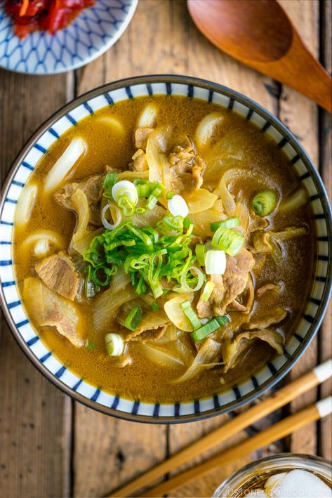 Thick chewy udon noodles soaked in a rich, fragrant curry sauce! This Japanese Curry Udon will satisfy your noodles craving in an instant. Bonus: it’s simple enough to throw together on a busy weeknight.#curryudon #curryudonnoodlesoup #udonnoodlerecipe | Easy Japanese Recipes at JustOneCookbook.com Yakimeshi Recipe, Udon Noodles Recipe, How To Make Curry, Udon Recipe, Udon Noodle Soup, Curry Udon, Just One Cookbook, Japanese Soup, Easy Japanese Recipes