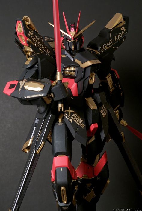 Custom Build: PG 1/60 Strike Freedom Gundam "Black Color scheme" - Gundam Kits Collection News and Reviews Red Gundam, Strike Freedom Gundam, Rosario Vampire Anime, Freedom Gundam, Vampire Anime, Gundam Toys, Gundam Wallpapers, 3d Figures, Gundam Custom Build