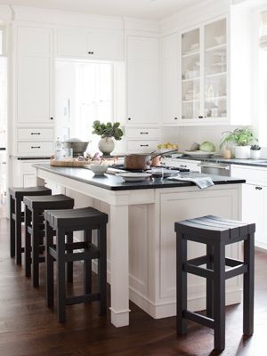 Kitchen Black White Kitchen, Neutral Kitchen, White Kitchen Design, White Cabinetry, Dark Light, White Kitchen Cabinets, Kitchen Stools, Black Kitchens, Wood Kitchen