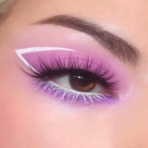 Discovered by 𝒴𝑒𝒶𝒽𝒜𝓁𝑒𝑒ℐ𝓉. Find images and videos about fashion, makeup and eyeliner on We Heart It - the app to get lost in what you love. Kristina Webb, Mekap Mata, Cute Eye Makeup, Makijaż Smokey Eye, Eye Makeup Designs, Colorful Eye Makeup, Cool Makeup, Edgy Makeup, Makeup Eye Looks