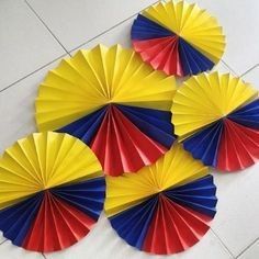 Colombian Culture, Spirit Week Outfits, Colombian Art, Birthday Table Decorations, Friends Diy, Diy Classroom, Diy Crafts Paper Flowers, Theme Party Decorations, Family Birthdays