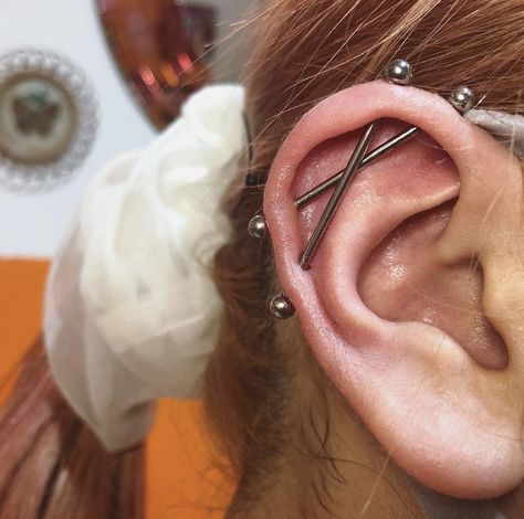 Industrial Piercings, Kawaii Logo, Nail Piercing, Cool Ear Piercings, Pretty Ear Piercings, Cool Piercings, Industrial Piercing, Eyebrow Piercing, Body Piercings