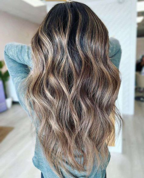 Blonde Brunette Hair Color, Ash Grey Hair Color, Blonde Brunette Hair, Grey Hair Color Ideas, Short Haircuts For Thin Hair, Ash Grey Hair, Blonde Lowlights, Fall Blonde Hair, Foil Highlights