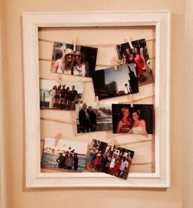 DIY Window Picture Frame for $11 // 1 Spool of twine, 1  Bag Mini-Clothespins, Thrifted painting frame! Diy Picture Frames Crafts, Homemade Pictures, Window Frame Picture, Picture Frame Crafts, Diy Photo Frames, Framed Photo Collage, Hand Pictures, Collage Picture Frames, Diy Picture Frames