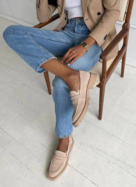 Back to school outfit, back to work, business casual outfit, fall inspo, fall shoes, fall flats Loafers Outfit, Ținută Casual, Suede Loafers, On Repeat, Inspired Dress, Business Casual Outfits, Fashion Mode, Lug Sole, Fall Looks