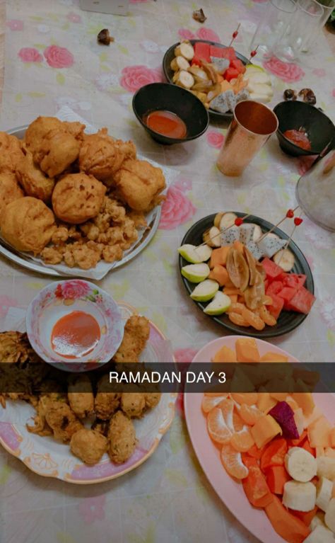 #iftari#foodparty🥘🍱 #ramadan Ramadan Iftar Snap, Ramzan Iftar Pics, Sehri Ramadan Snapchat, Iftar Snap, Iftar Aesthetic, Ramzan Food, Dpz Couple, Ramzan Iftar, Food Snap