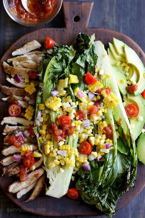 Grilled Romaine, Corn and Chicken Salad with Salsa Dressing, an EASY 15-minute main dish salad you'll want to make all summer long! Salsa Dressing, Chicken And Corn, Grilled Romaine, Romaine Salad, Bbq Ideas, Heart Food, Main Dish Salads, Skinny Taste Recipes, Corn Salad