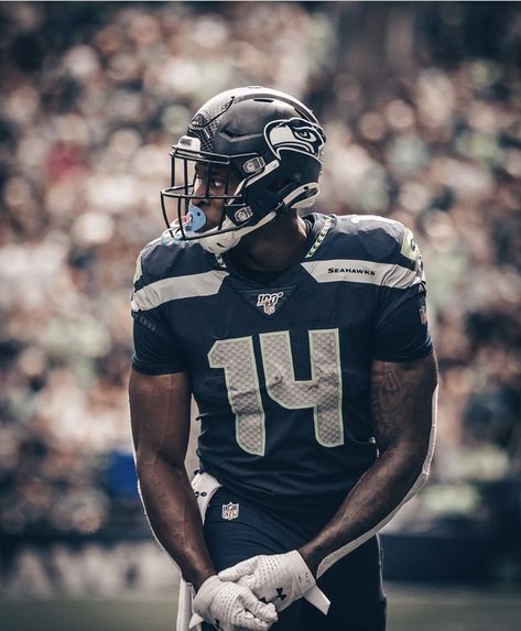 Dk Metcalf Aesthetic, Dk Metcalf Wallpaper, Cold Pics, Cool Football Pictures, Cold Pictures, Dk Metcalf, Football Drip, Nfl Seahawks, College Football Players