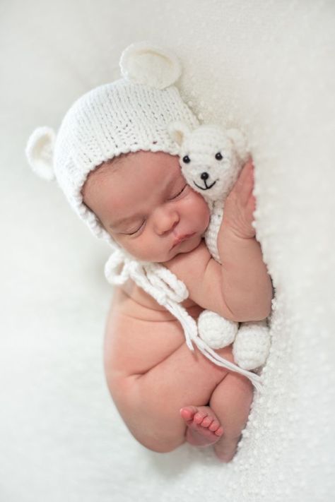 Newborn Bear Photoshoot, Newborn Bear Photography, Diy Newborn And Sibling Pictures At Home, Teddy Bear Newborn Pictures, Spring Newborn Pictures Boy, Bear Newborn Pictures, Newborn Photography At Home Diy, Diy Newborn Pictures At Home Boy, Newborn Photography Poses At Home