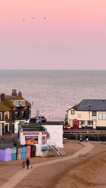 Birling Gap, Day Trip Ideas, Kent Coast, Botany Bay, British Seaside, Visiting England, Uk Destinations, England Travel, Trip Ideas