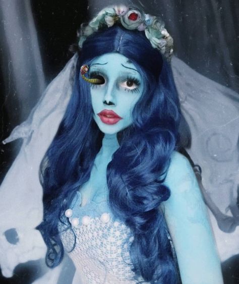 ♡ ᴠᴀᴍᴘʀᴇɴ ♡ on Instagram: “"always the bridesmaid, never the bride. tell me my dear, can a heart still break once it's stopped beating?" throwback to my emily cosplay…” Corpse Bride Costume, Bride Costume, Cosplay Characters, Corpse Bride, A Heart, Tell Me, New Art, The Bride, Halloween Costumes