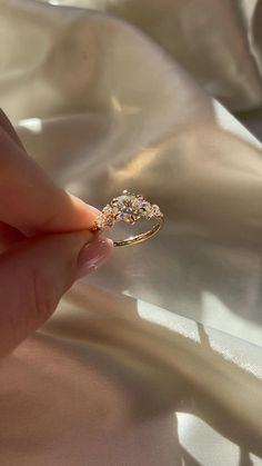 Whimsical Engagement Ring, Pretty Wedding Rings, Round Brilliant Engagement Ring, Cute Promise Rings, Dream Wedding Ring, Pretty Engagement Rings, Cute Engagement Rings, Future Engagement Rings, Ring Inspo