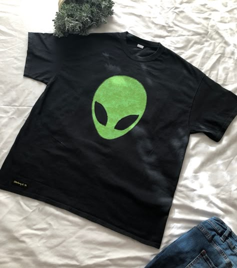 "This Alien appliqué t-shirt has an important message hand painted on back.  Stay out of The Most High\"s business." Alien Clothes, Epic Clothes, Scene Shirt, 2000s Clothing, Masc Outfits, Alien Shirt, Space Shirts, Important Message, Fire Fits