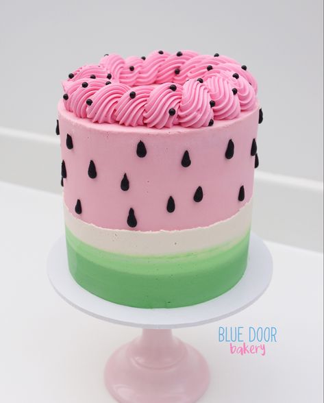 Smash Cake Photo Shoot, Watermelon Cake Birthday, Cake Photo Shoot, Shoot Background, Watermelon Birthday Parties, Piping Tip, Watermelon Cake, Cool Cake Designs, Watermelon Birthday