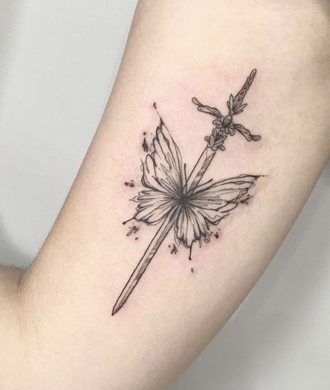 Tattoo Ideas Swords Women, Butterfly And Swords Tattoo Meaning, Sward Flower Tattoo, Tattoo Swords Woman, Butterfly And Swords Tattoo, Butterfly And Knife Tattoo, Butterfly And Dagger Tattoo, Dagger Butterfly Tattoo, Blade Tattoos For Women