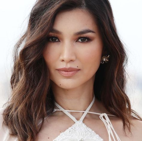 Lob Hairstyle: Long Bob Celebrity Styles To Try | Marie Claire Australia Gemma Chan Hair, Daytime Smokey Eye, Alba Galocha, Amanda Crew, Rich Brown Hair, Elodie Yung, Anne Curtis, Honey Balayage, Clara Alonso