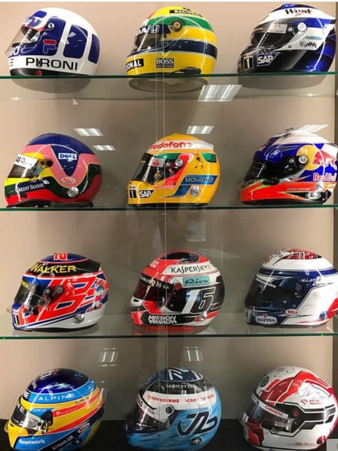 F1 Man Cave, Sporty Jacket Outfit, Race Car Helmet, F1 Decor, Racing Helmet Design, F1 Helmet, Helmet Storage, F1 Aesthetic, Motorcycle Helmet Design