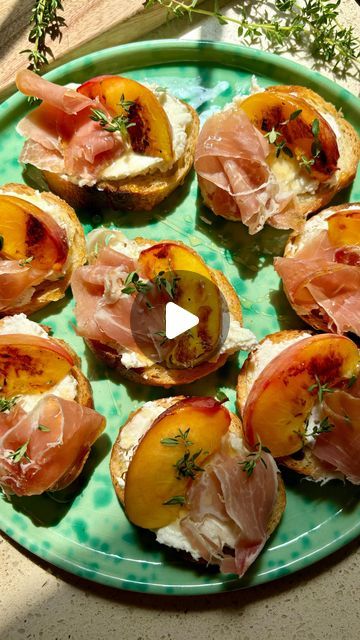 Cassandra Wardrope on Instagram: "An easy summer appetizer that highlights peach season 🍑

Ingredients 

Toasted baguette 
Prosciutto 
Whipped ricotta - blend 1 cup ricotta, lemon zest, a few drizzles of olive oil, salt and pepper. Blend until smooth 
Grilled peaches 
Honey 
Fresh thyme 

#appetizer #peach #summerfood #easy #recipe" Ricotta Crostini, Toasted Baguette, Summer Appetizers Easy, Oven Baked Ribs, Crostini Appetizers, Whipped Ricotta, Sandwich Sides, Baked Ribs, Quick Appetizers