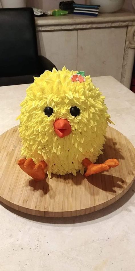 Cake Decorating for Creative Souls Chicken Smash Cake, Chicken Cake Ideas, Chicken Theme Cake, Chicken Cakes Birthday, Chicken Cake Design, Cute Animal Cakes, Chicken Birthday Cake, Easter Lunch Ideas, Easter Cake Pop