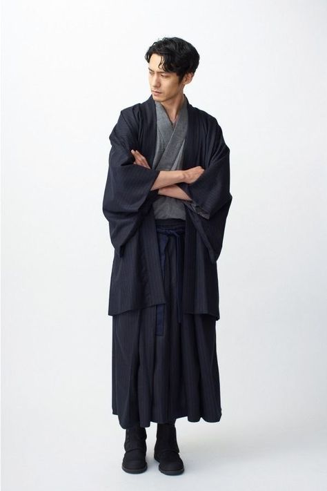 Japanese Traditional Clothing Men, Gentaro Yumeno, Japanese Minimalist Fashion, Japanese Mens Fashion, Japanese Traditional Clothes, Fling Posse, Japanese Traditional Clothing, Modern Kimono, Foto Vintage