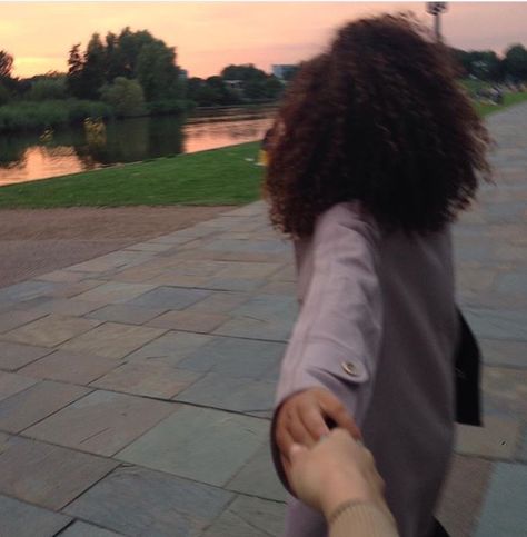 girl with curly hair holding hands at sunset adventure aesthetic Cute Couples Goals Aesthetic Curly Hair, Curly Haired Couple Aesthetic, Curly Couple Aesthetic, Curly Haired Couple, Wlw Interacial Aesthetic, Curly Hair Girlfriend, Curly Hair Couple Aesthetic, Wlw Interacial, Curly Hair Couple